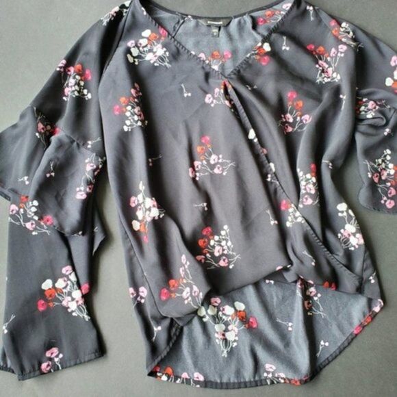 šExpressĀ BlackāandāFloralāBlouse - Picture 4 of 8